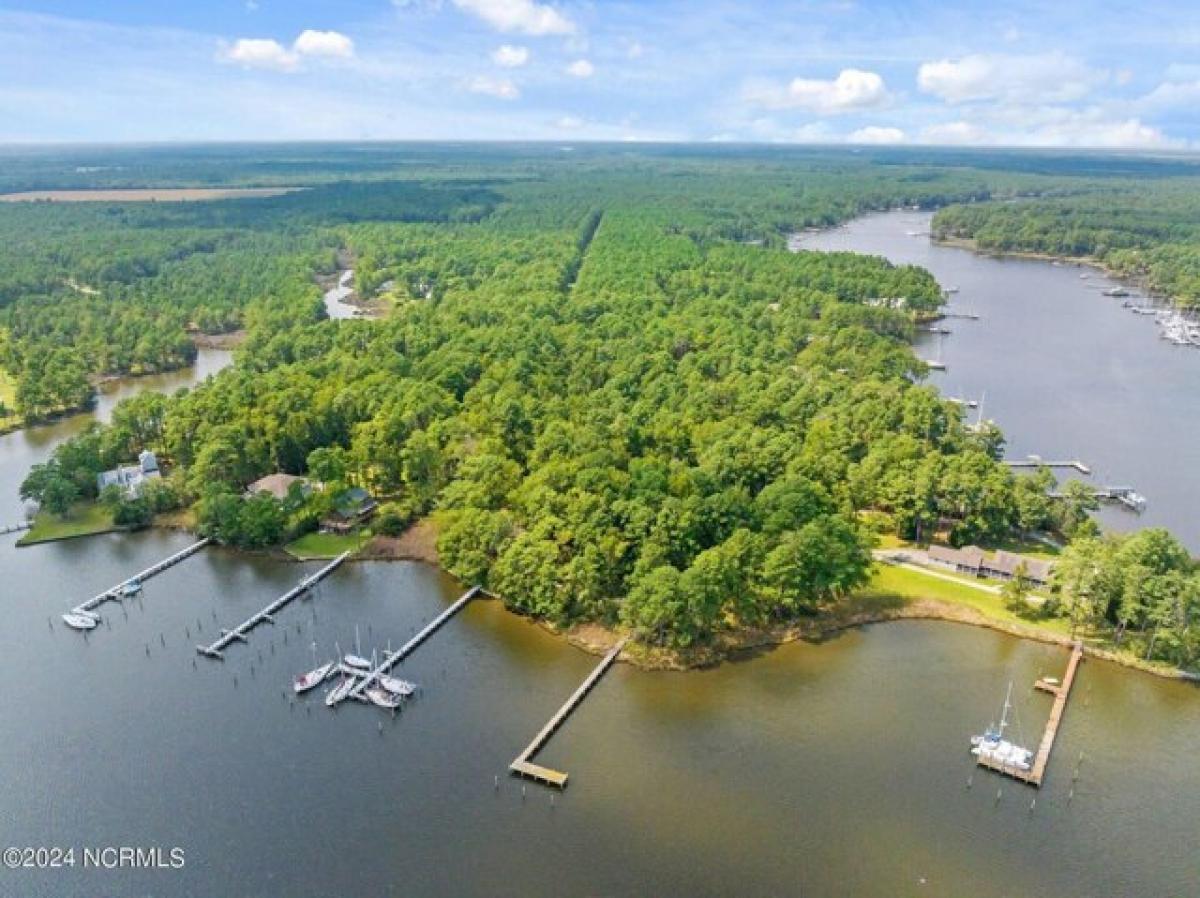 Picture of Residential Land For Sale in Oriental, North Carolina, United States