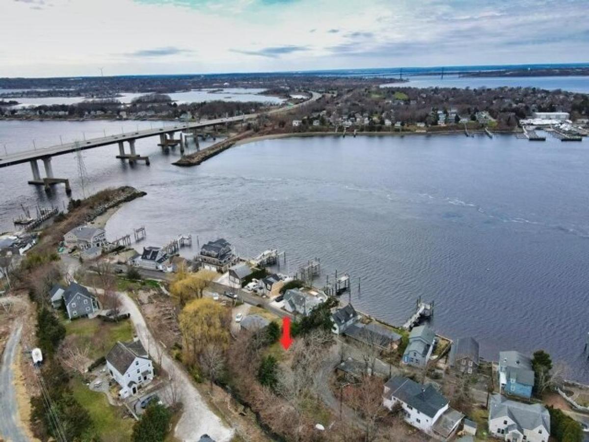 Picture of Residential Land For Sale in Tiverton, Rhode Island, United States