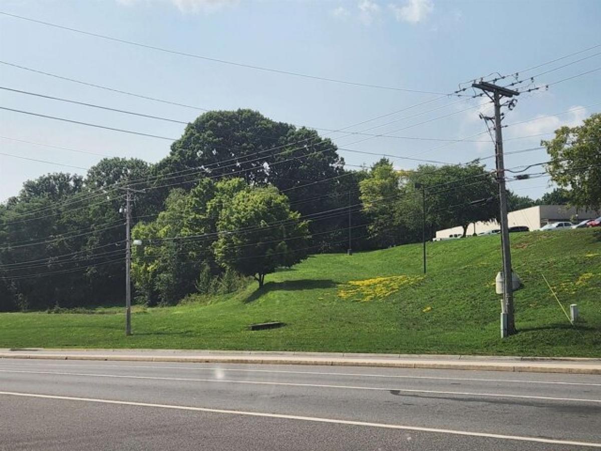 Picture of Residential Land For Sale in Christiansburg, Virginia, United States