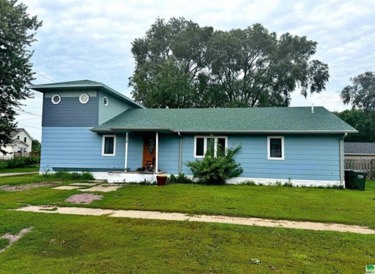 Picture of Home For Sale in Dakota City, Nebraska, United States