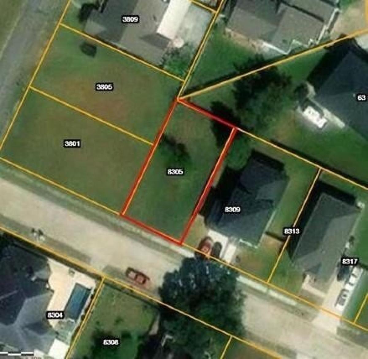 Picture of Residential Land For Sale in Chalmette, Louisiana, United States