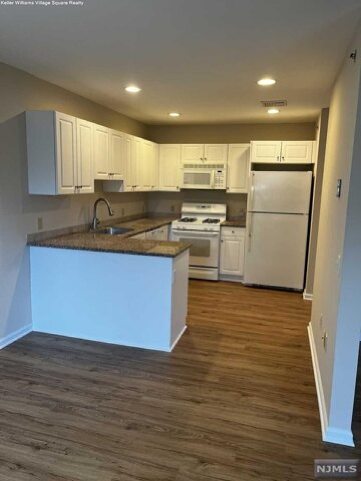 Picture of Apartment For Rent in Waldwick, New Jersey, United States