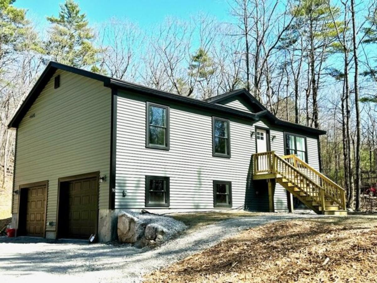 Picture of Home For Sale in Bridgton, Maine, United States