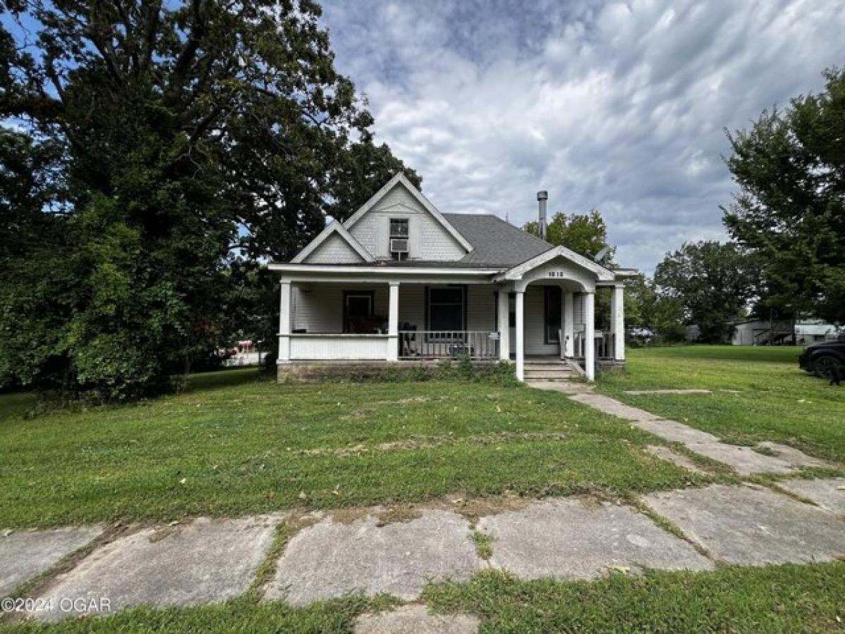 Picture of Home For Sale in Galena, Kansas, United States