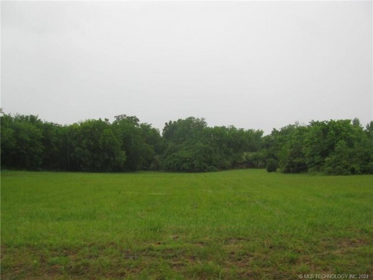 Picture of Residential Land For Sale in Checotah, Oklahoma, United States