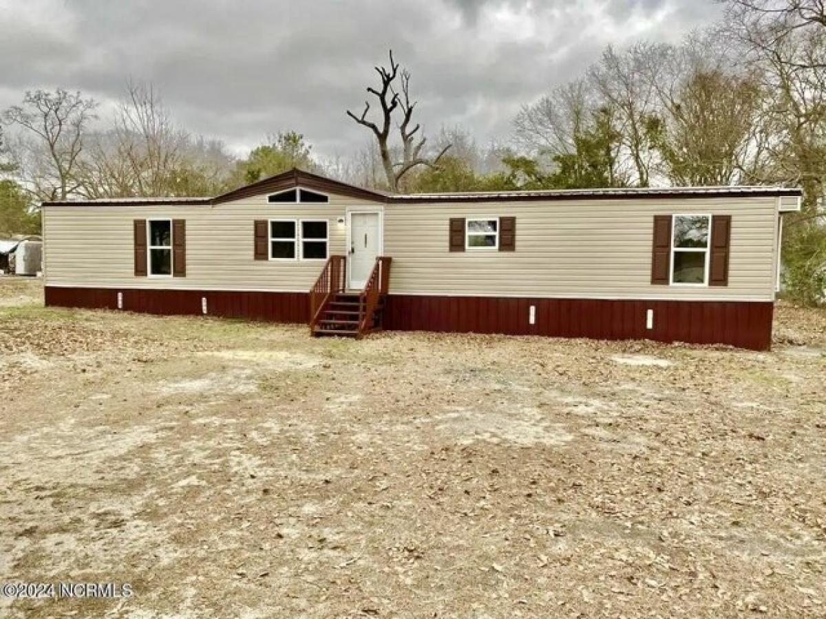 Picture of Home For Sale in Laurel Hill, North Carolina, United States