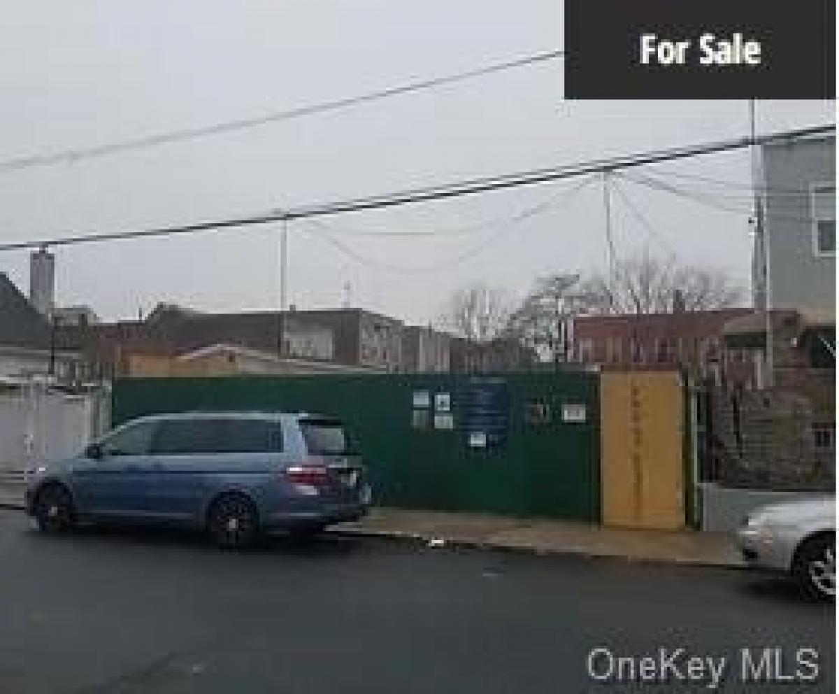 Picture of Residential Land For Sale in Brooklyn, New York, United States