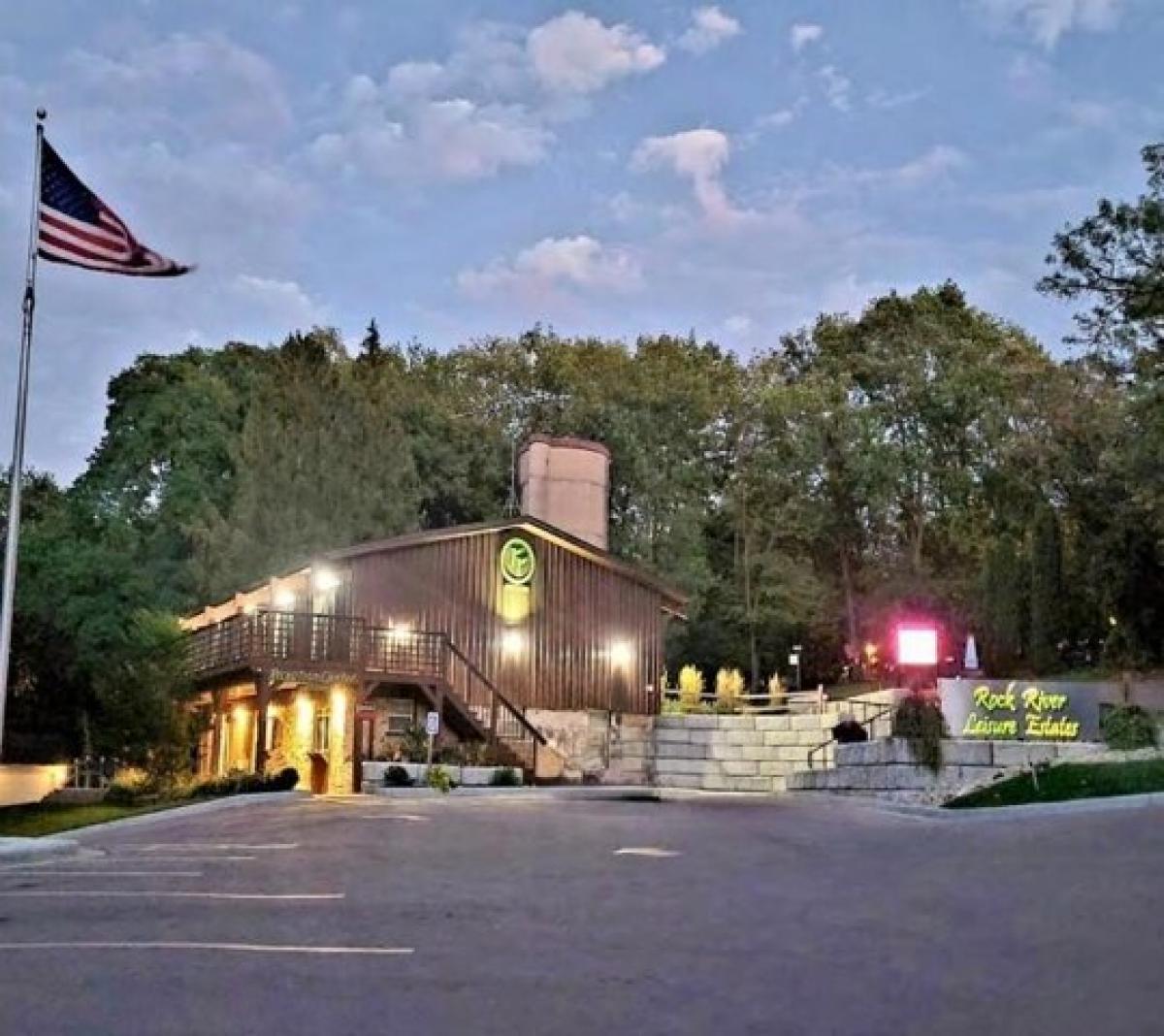 Picture of Home For Sale in Edgerton, Wisconsin, United States