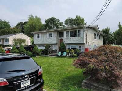 Home For Sale in Garnerville, New York