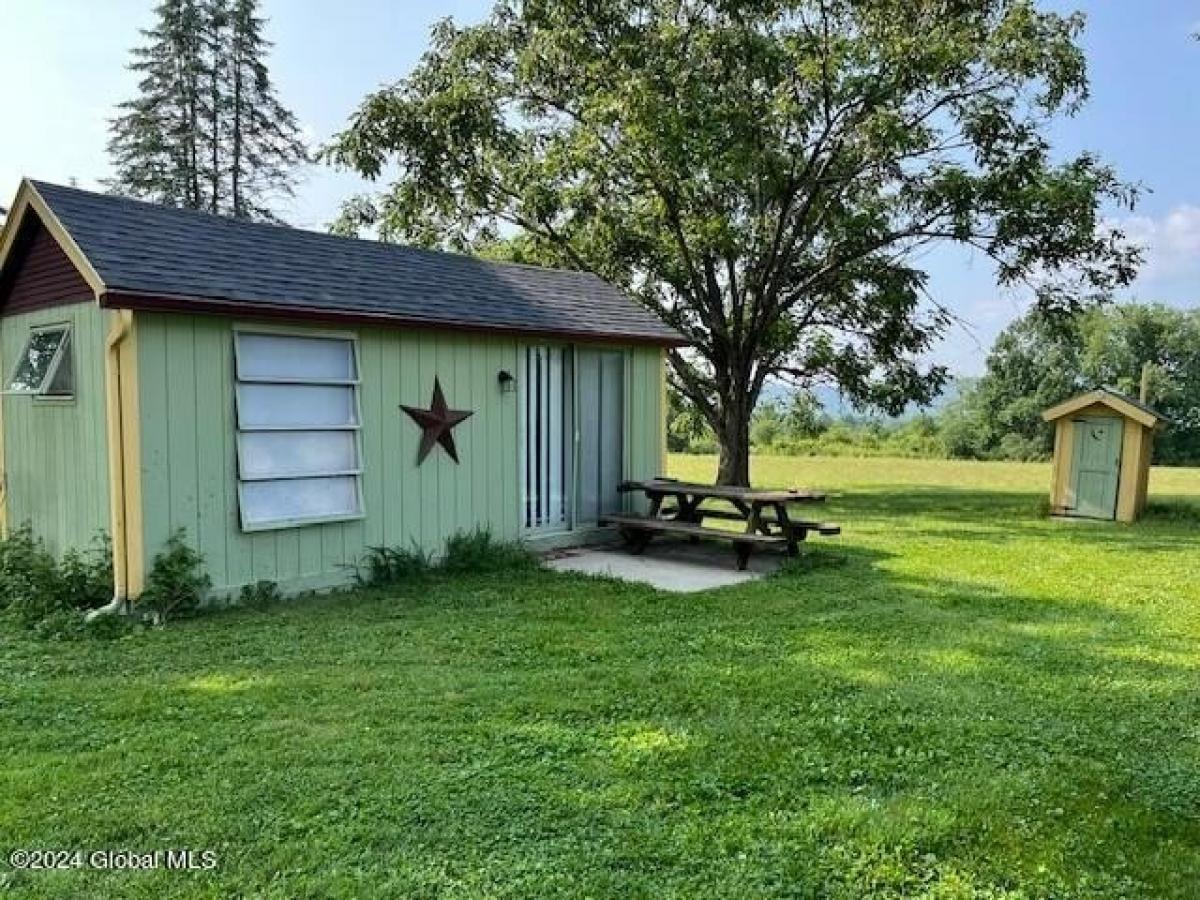 Picture of Home For Sale in Eagle Bridge, New York, United States