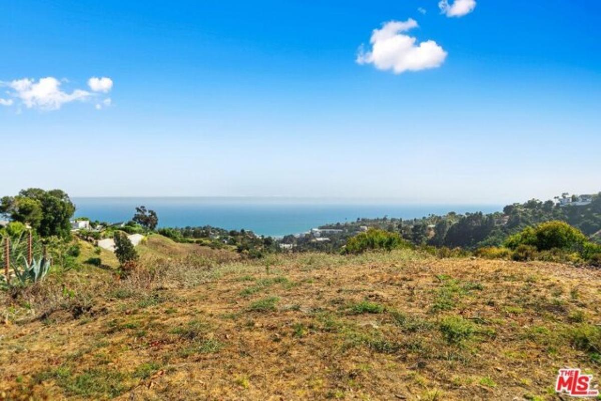 Picture of Residential Land For Sale in Pacific Palisades, California, United States