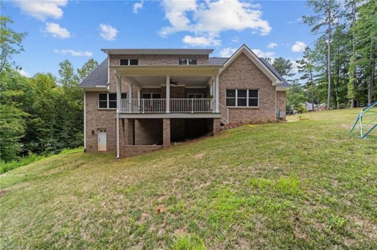 Picture of Home For Sale in Summerfield, North Carolina, United States