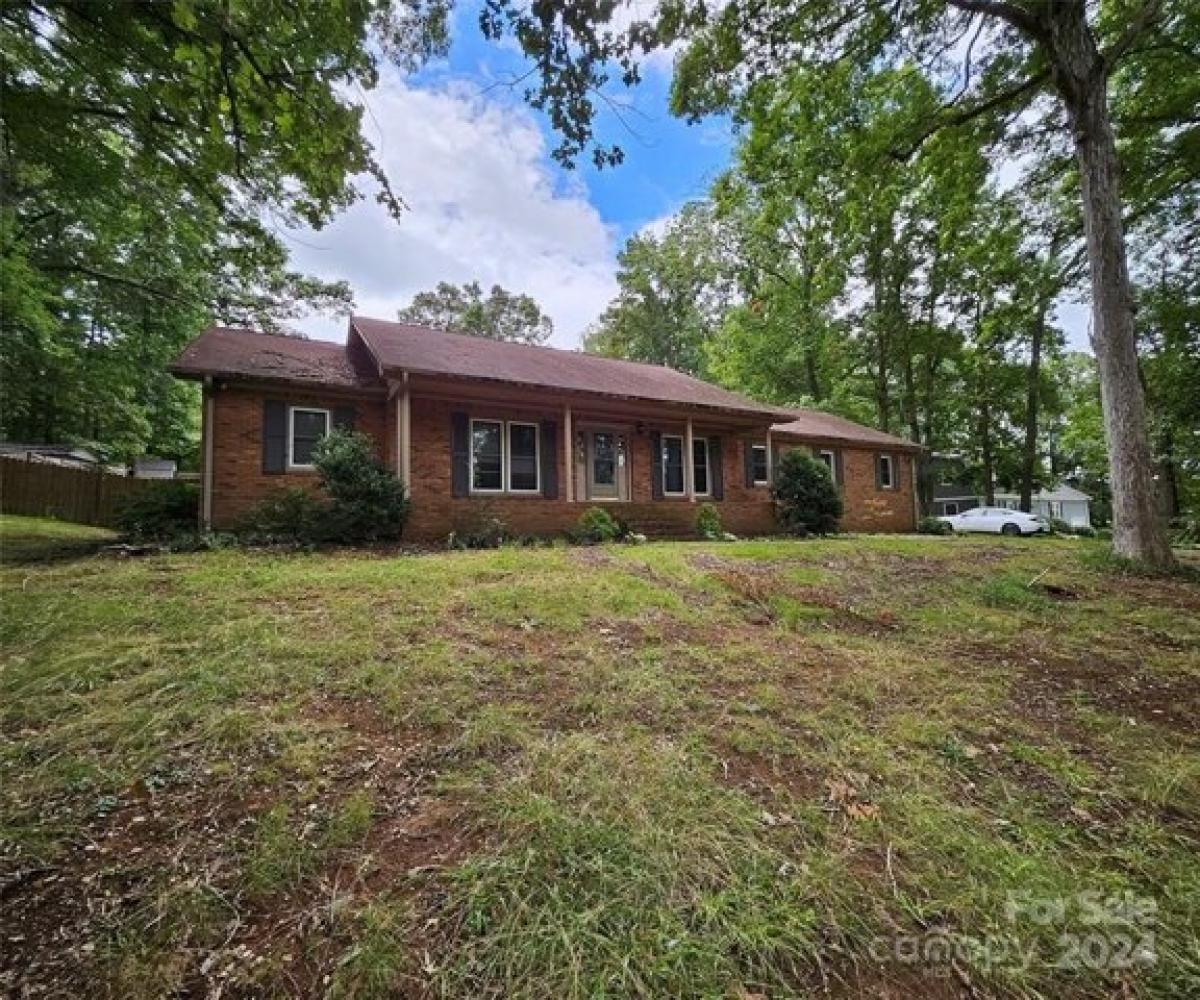 Picture of Home For Sale in Wingate, North Carolina, United States