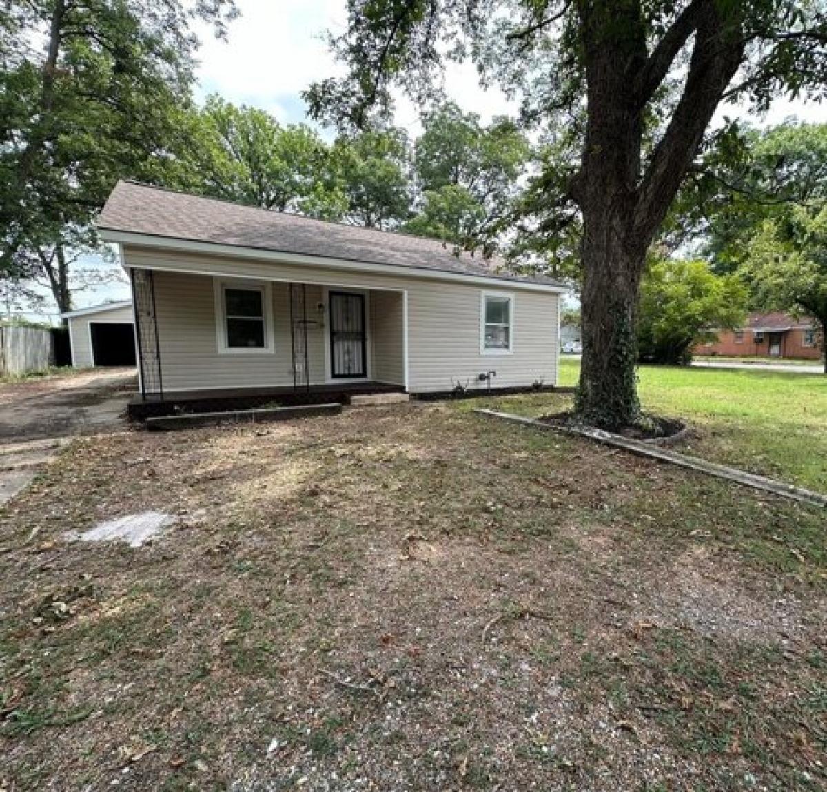 Picture of Home For Sale in West Memphis, Arkansas, United States