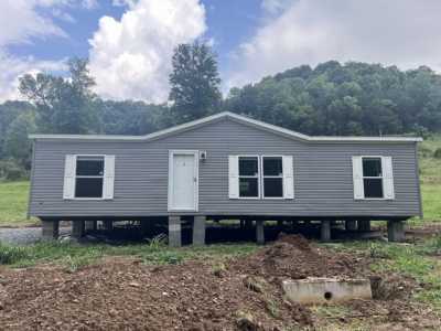 Home For Sale in Lafayette, Tennessee