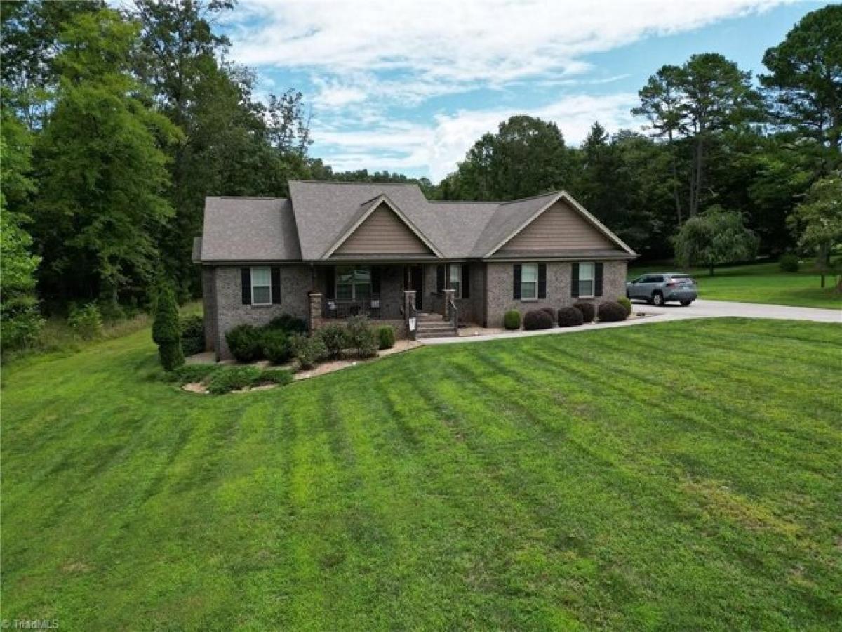 Picture of Home For Sale in Stoneville, North Carolina, United States