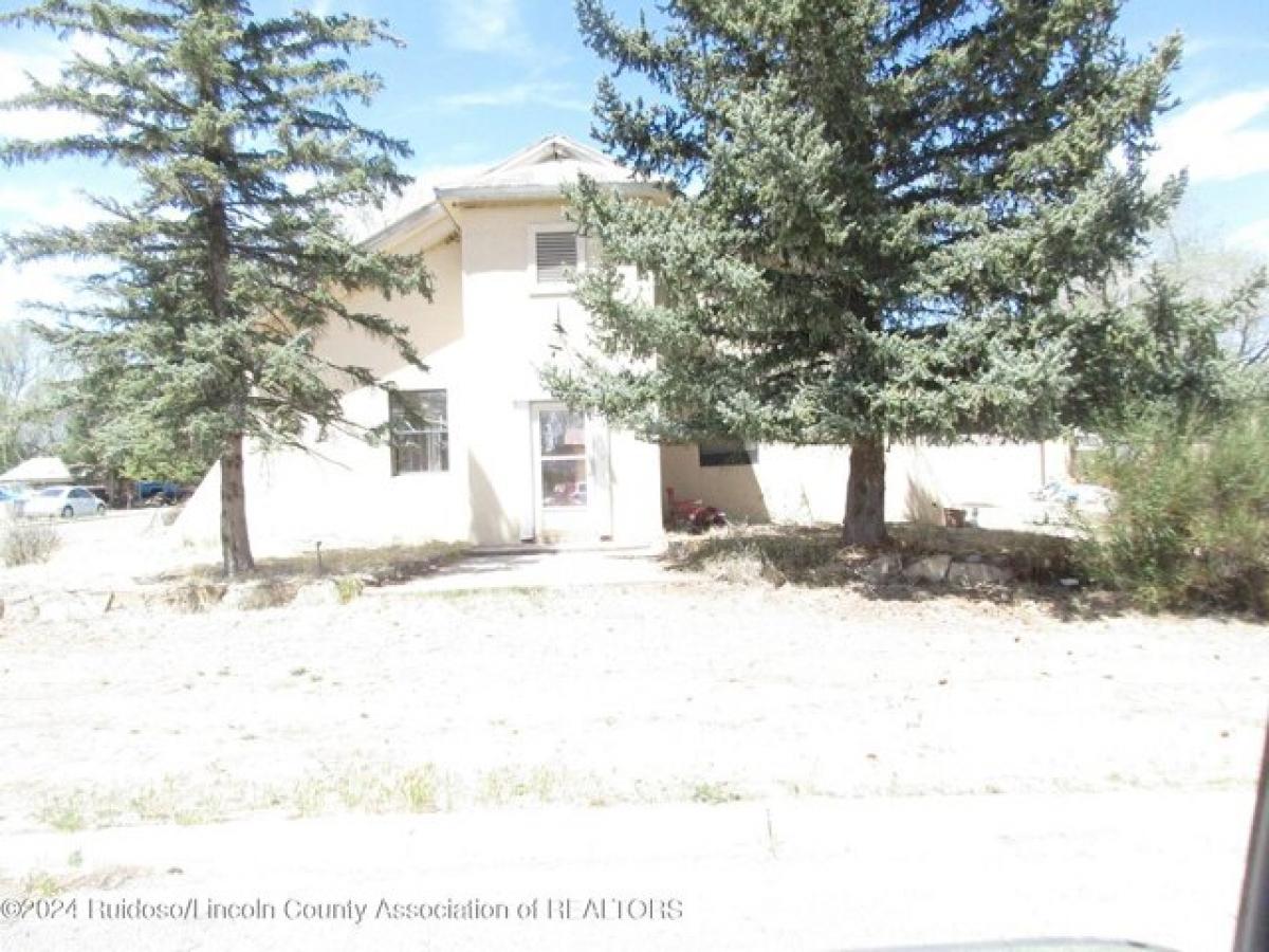 Picture of Home For Sale in Capitan, New Mexico, United States