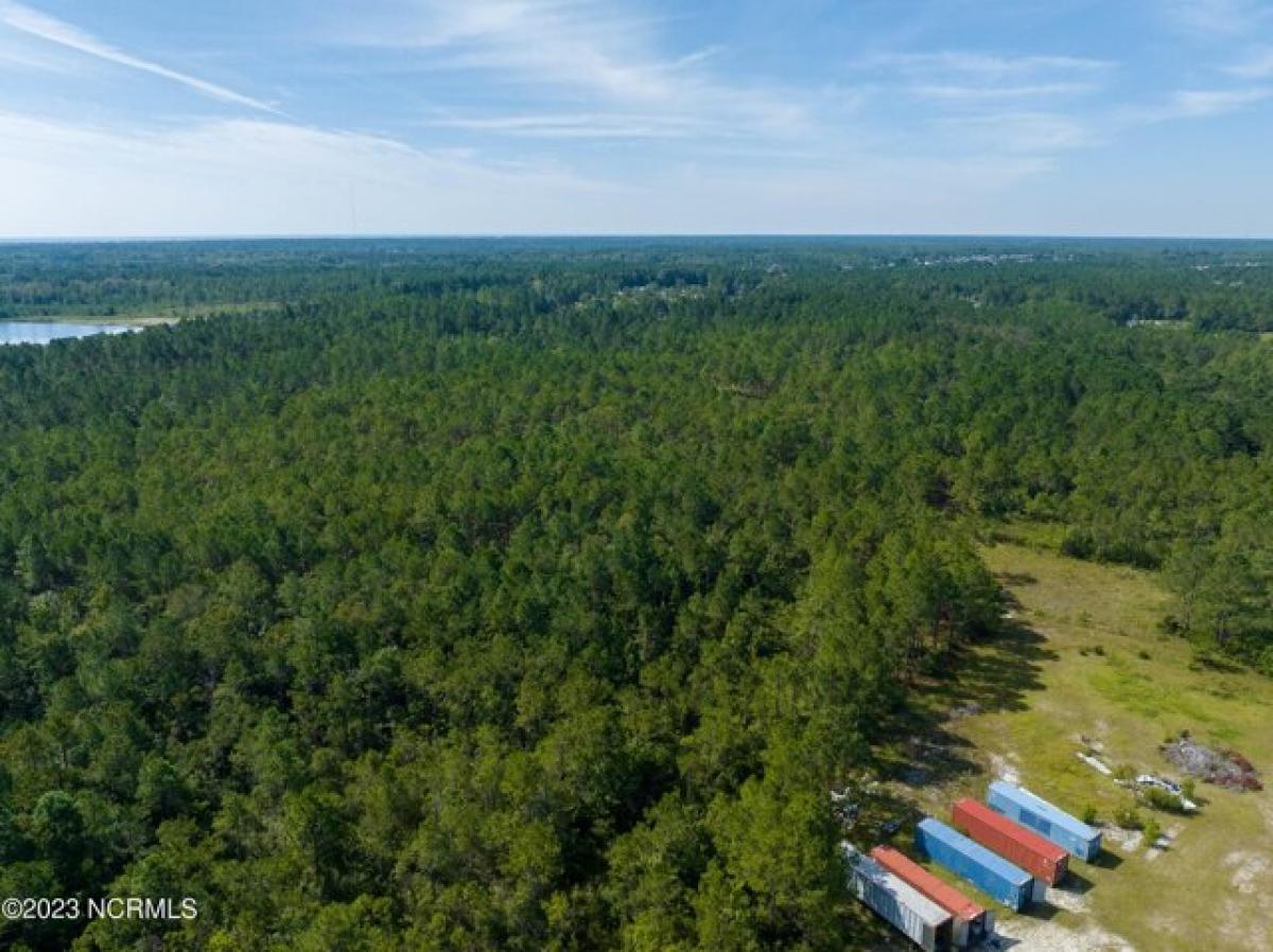 Picture of Residential Land For Sale in Holly Ridge, North Carolina, United States