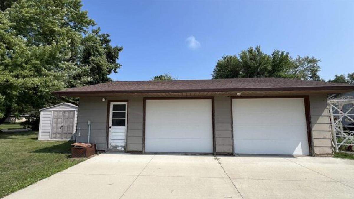 Picture of Home For Sale in Fredericksburg, Iowa, United States