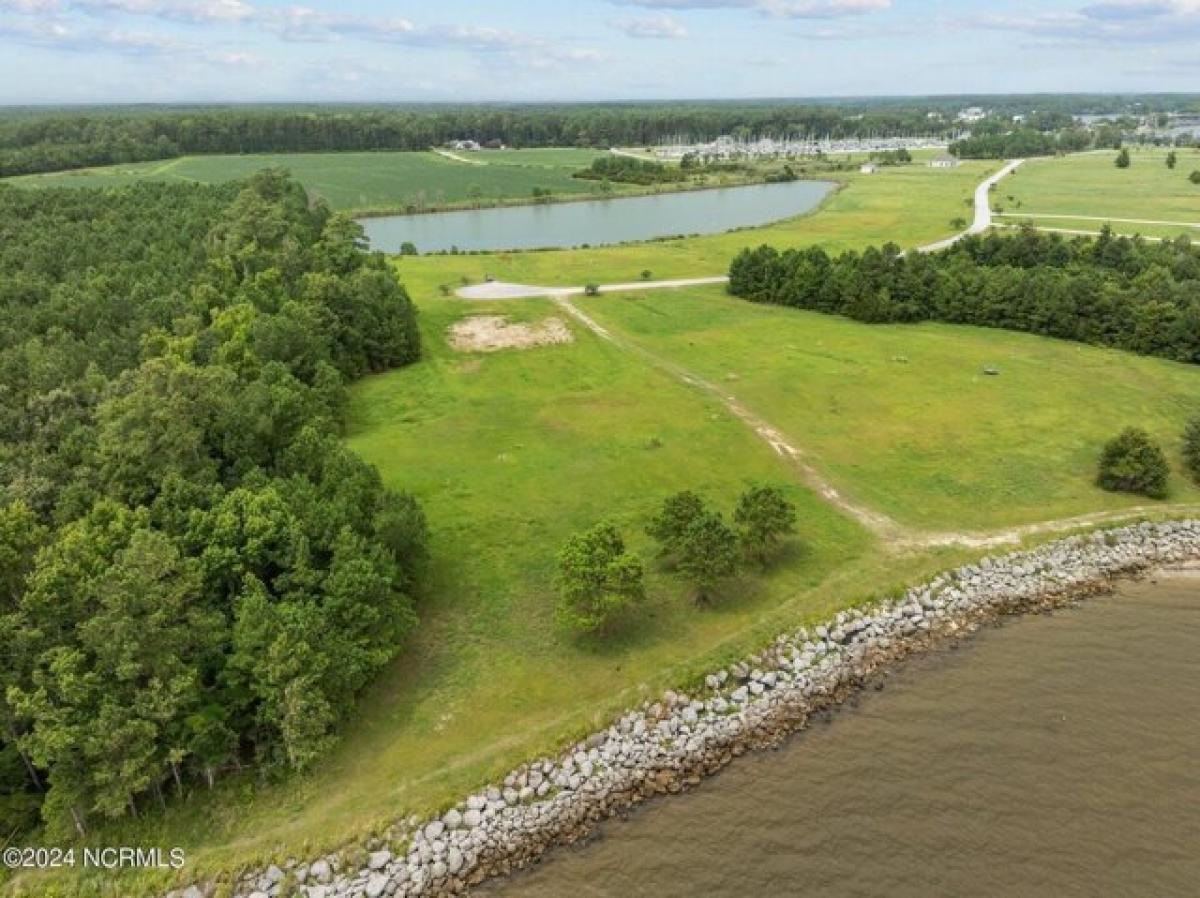 Picture of Residential Land For Sale in Oriental, North Carolina, United States