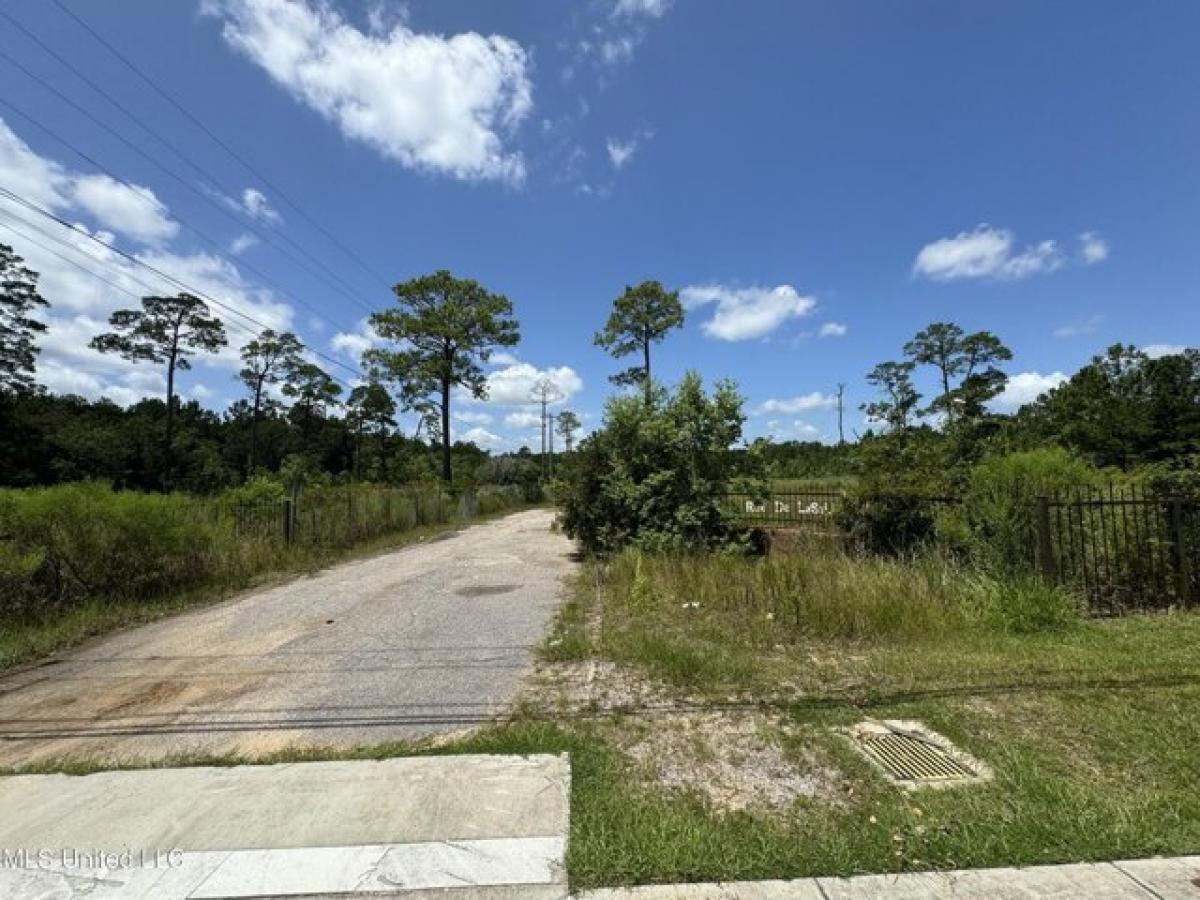 Picture of Residential Land For Sale in Waveland, Mississippi, United States