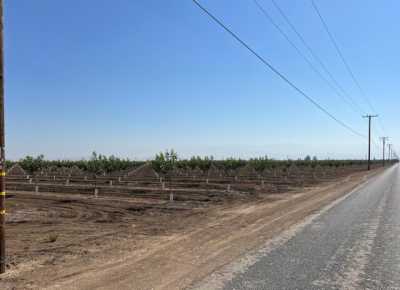 Residential Land For Sale in Strathmore, California