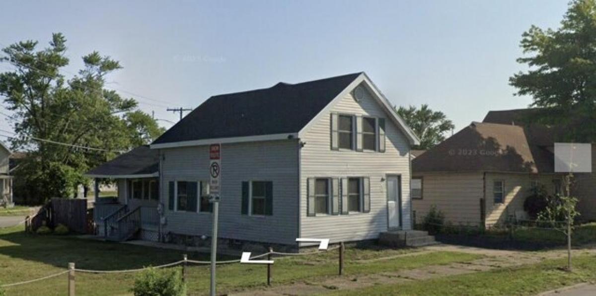 Picture of Home For Sale in Michigan City, Indiana, United States