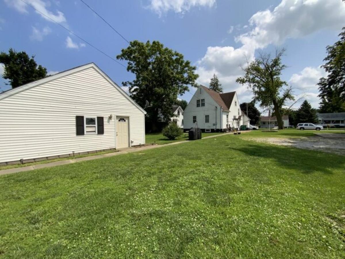 Picture of Home For Sale in Streator, Illinois, United States