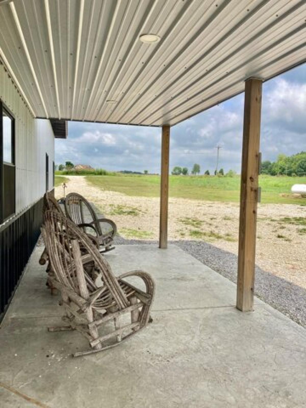 Picture of Home For Sale in Grandview, Indiana, United States