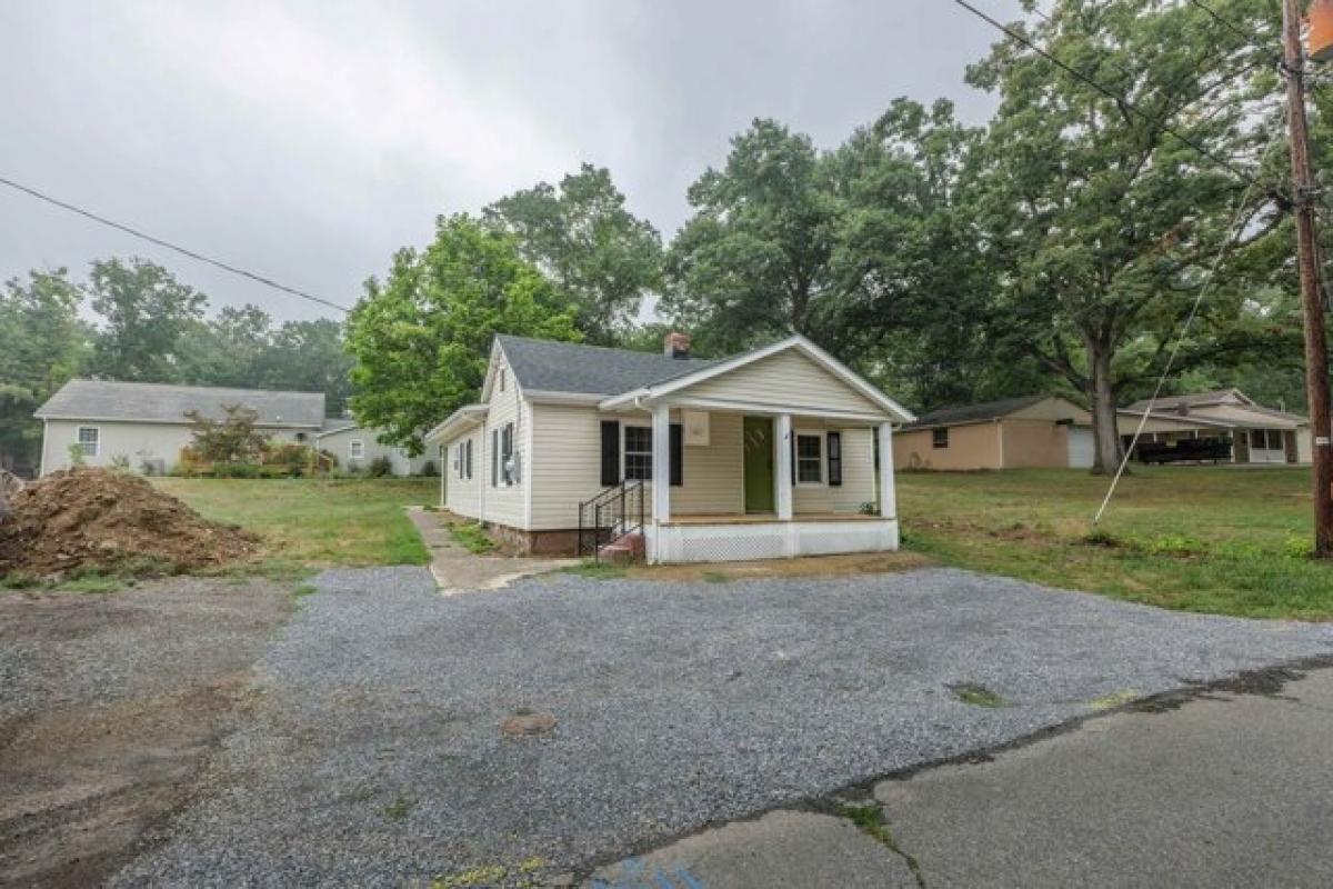 Picture of Home For Sale in Waynesboro, Virginia, United States