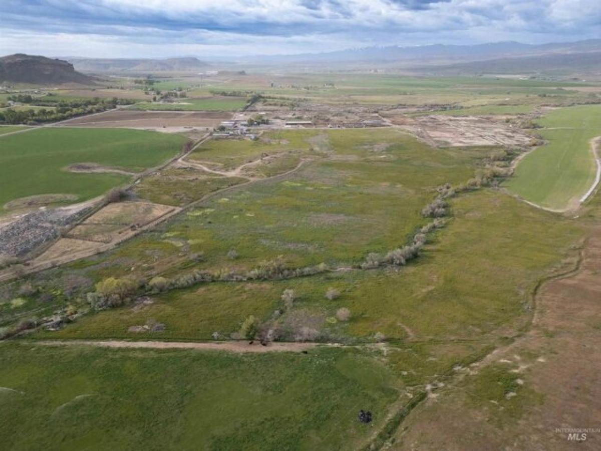 Picture of Home For Sale in Melba, Idaho, United States