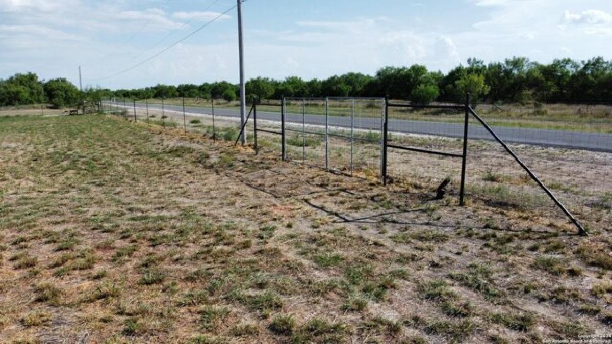 Picture of Residential Land For Sale in Crystal City, Texas, United States