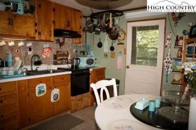 Home For Sale in Newland, North Carolina