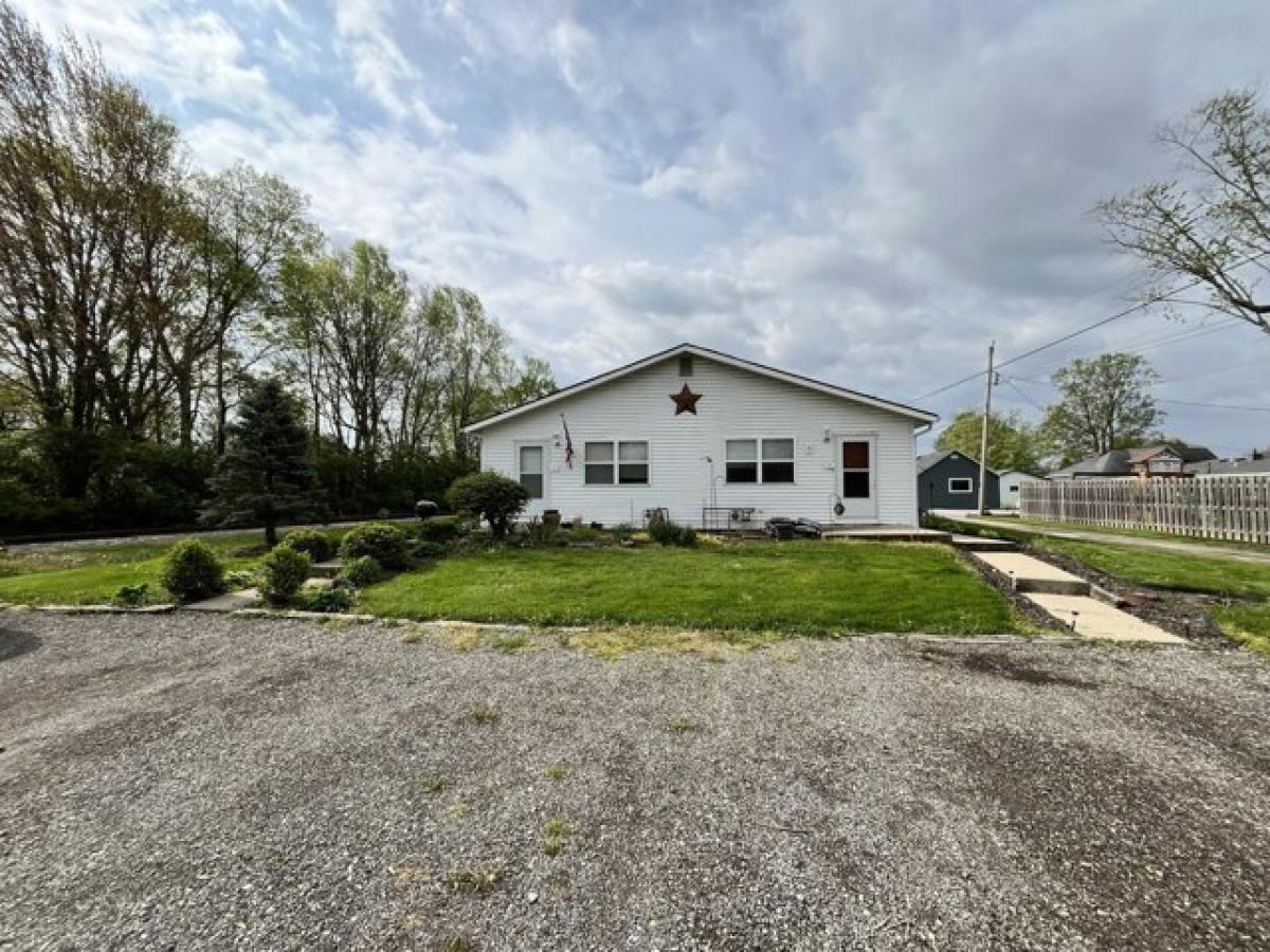 Picture of Home For Sale in Cicero, Indiana, United States