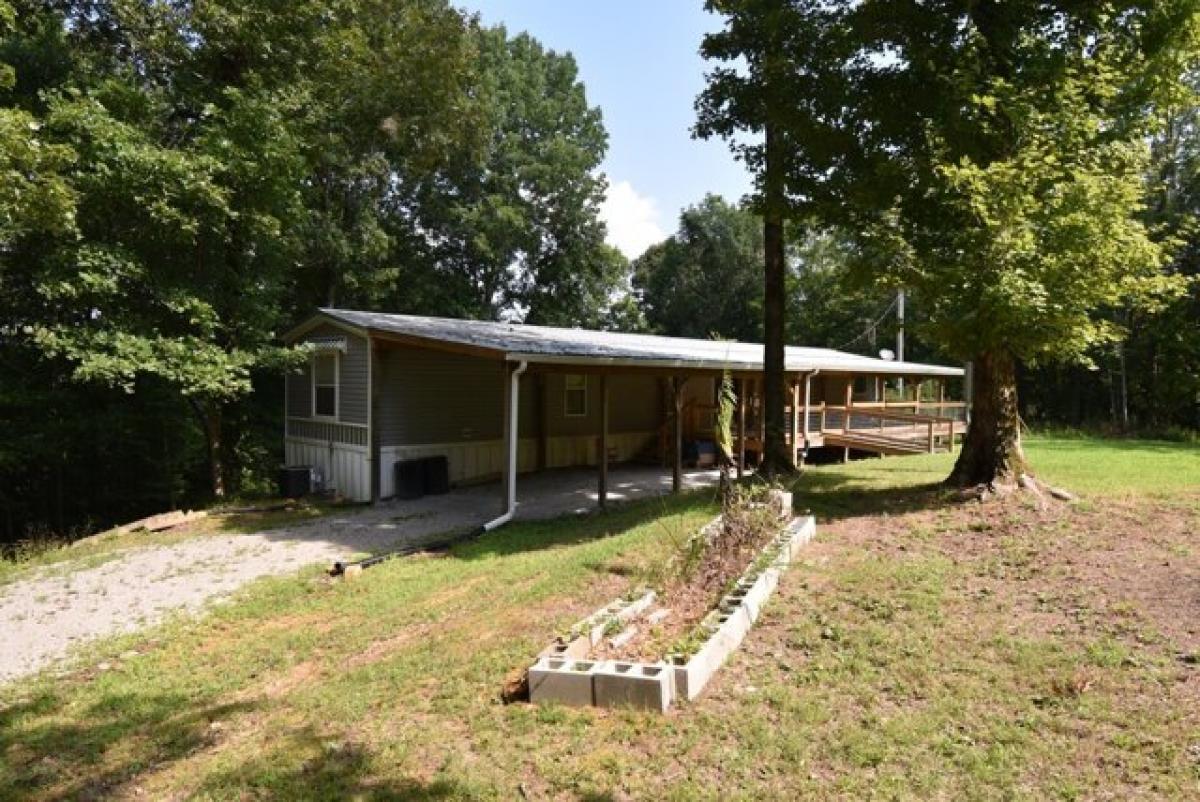 Picture of Home For Rent in Linden, Tennessee, United States