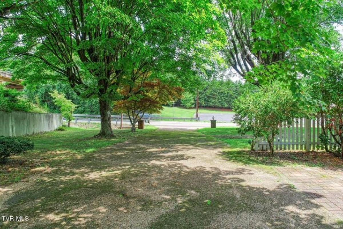 Picture of Home For Sale in Rogersville, Tennessee, United States