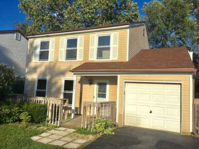 Home For Rent in Warrenville, Illinois