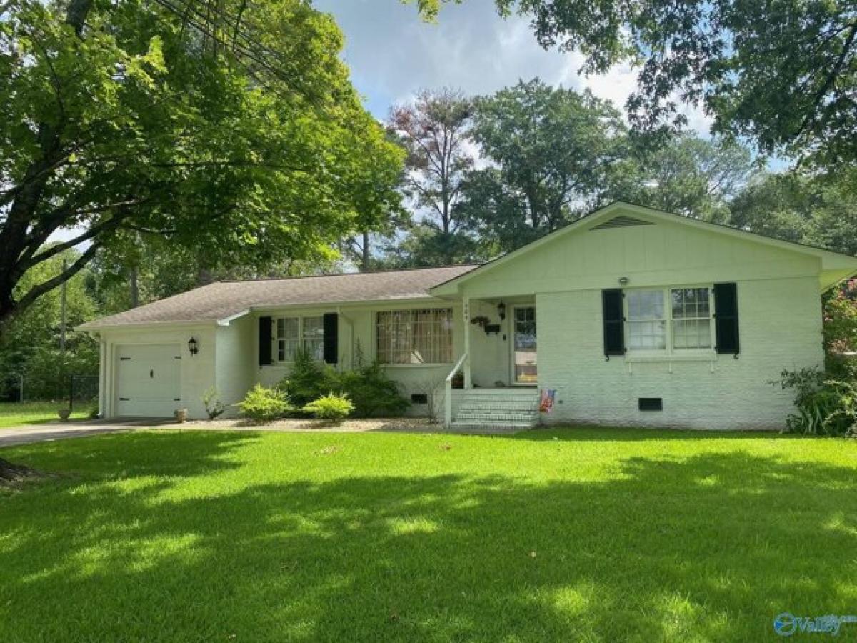 Picture of Home For Sale in Boaz, Alabama, United States