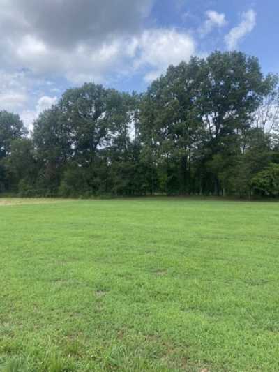 Residential Land For Sale in Clifton, Tennessee