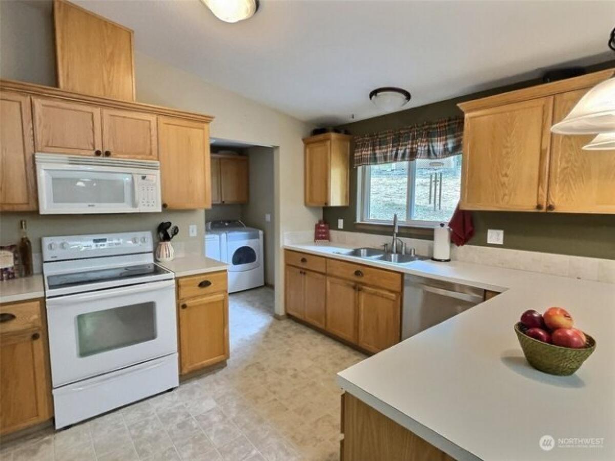 Picture of Home For Sale in Tenino, Washington, United States