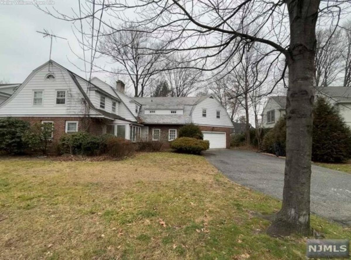 Picture of Home For Sale in Englewood, New Jersey, United States