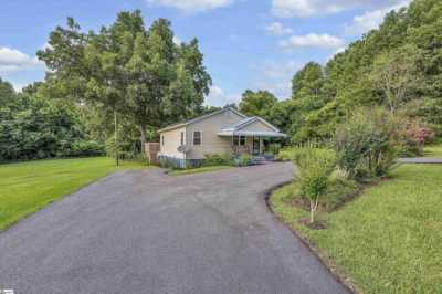 Home For Sale in Jonesville, South Carolina