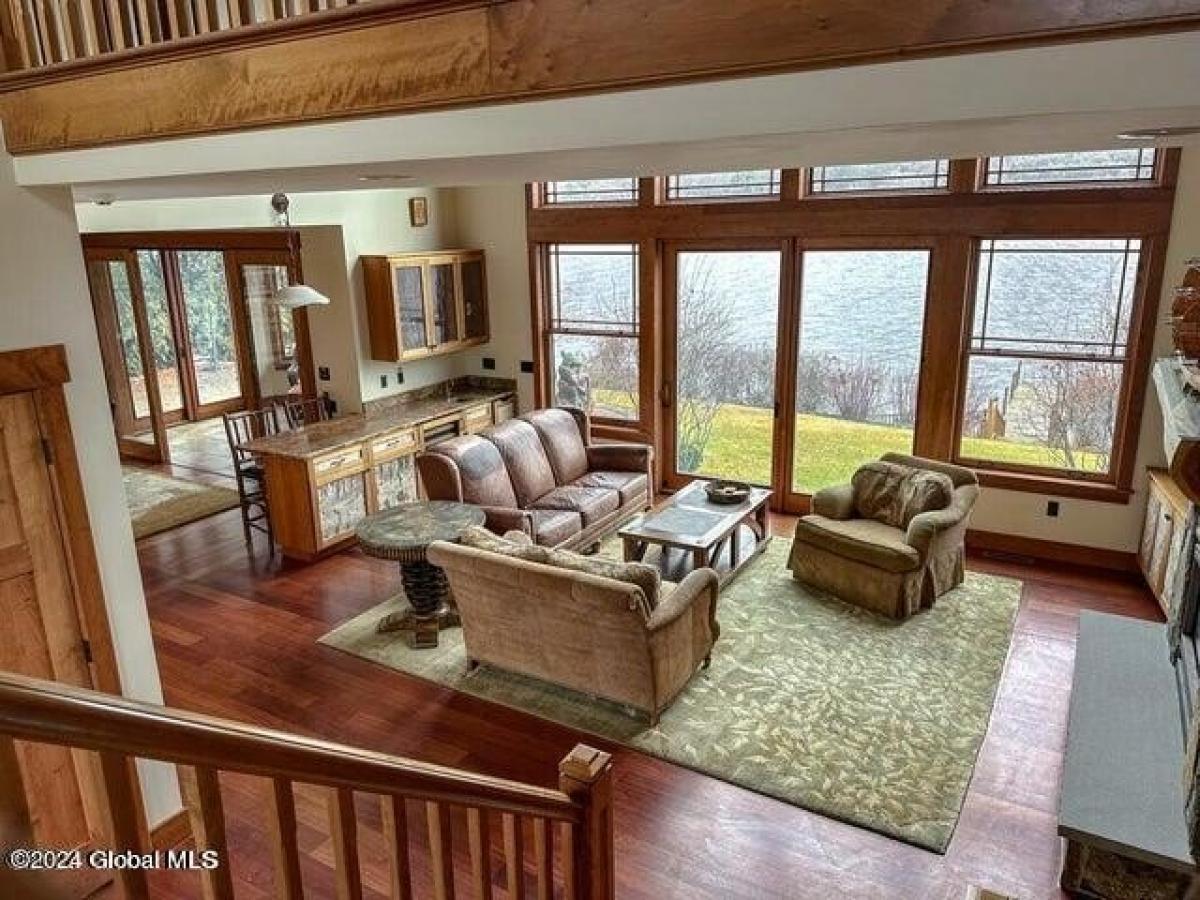 Picture of Home For Sale in Queensbury, New York, United States