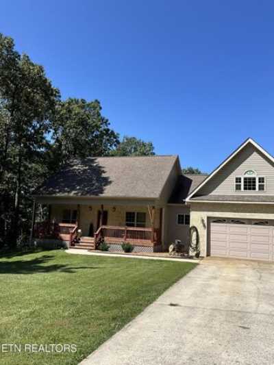 Home For Sale in Crab Orchard, Tennessee