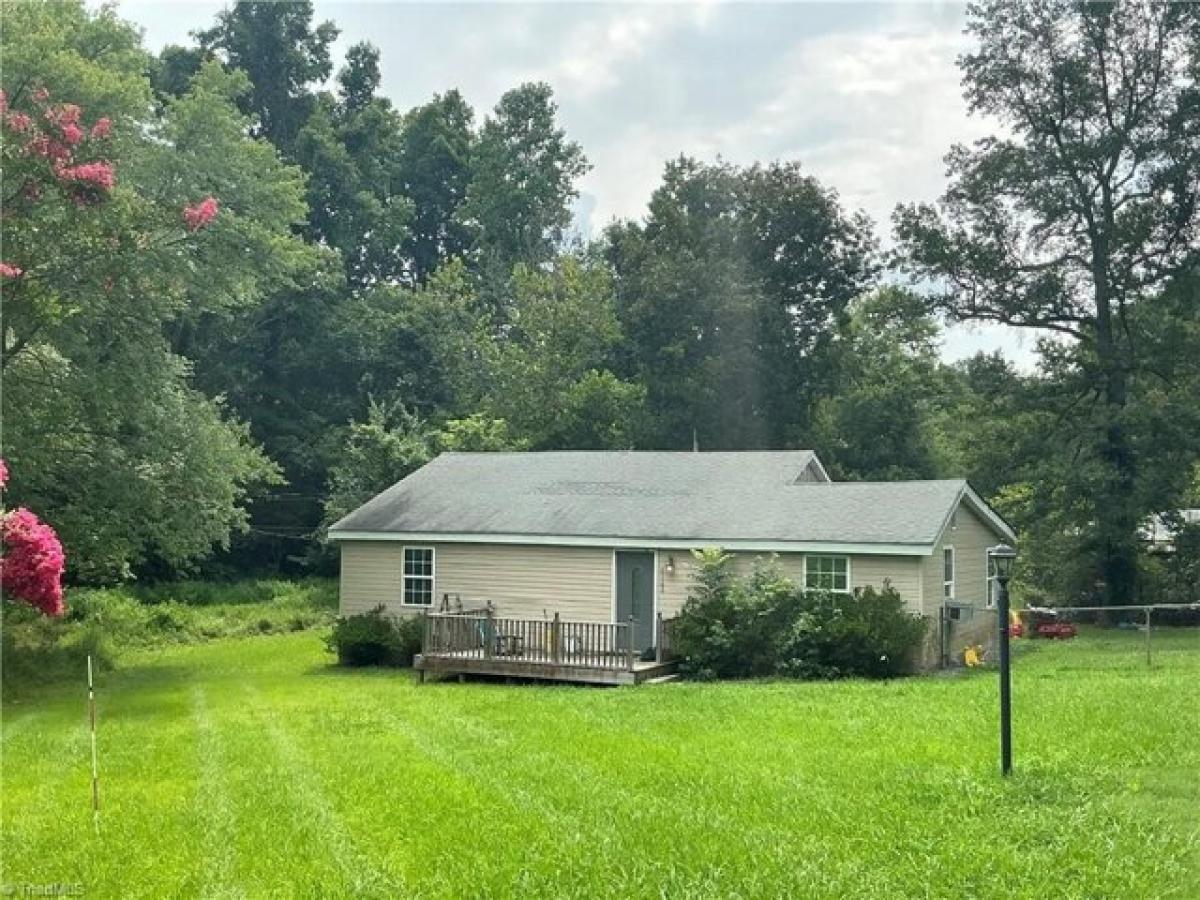 Picture of Home For Sale in Archdale, North Carolina, United States