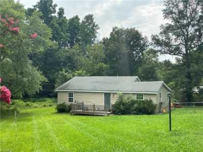 Home For Sale in Archdale, North Carolina