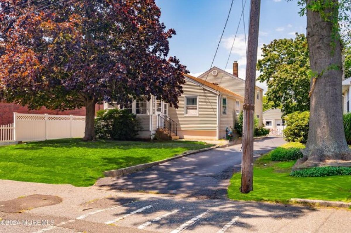 Picture of Home For Sale in Manasquan, New Jersey, United States