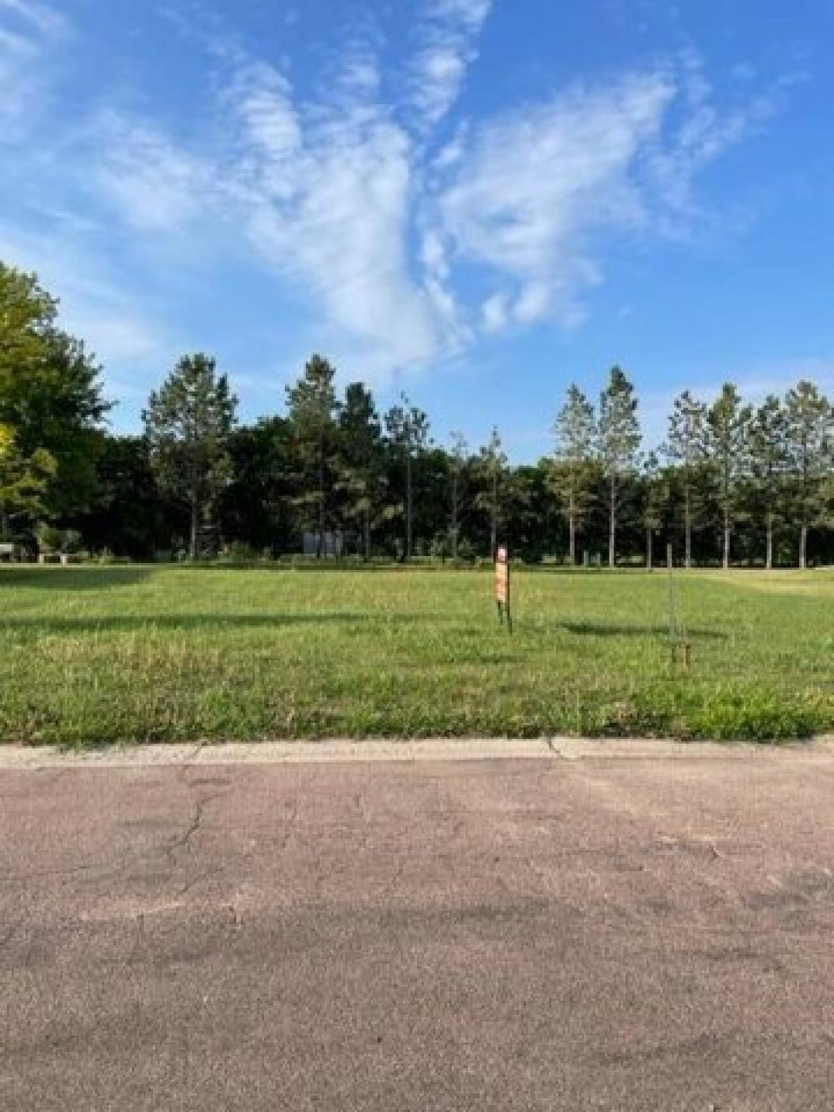 Picture of Residential Land For Sale in Milbank, South Dakota, United States