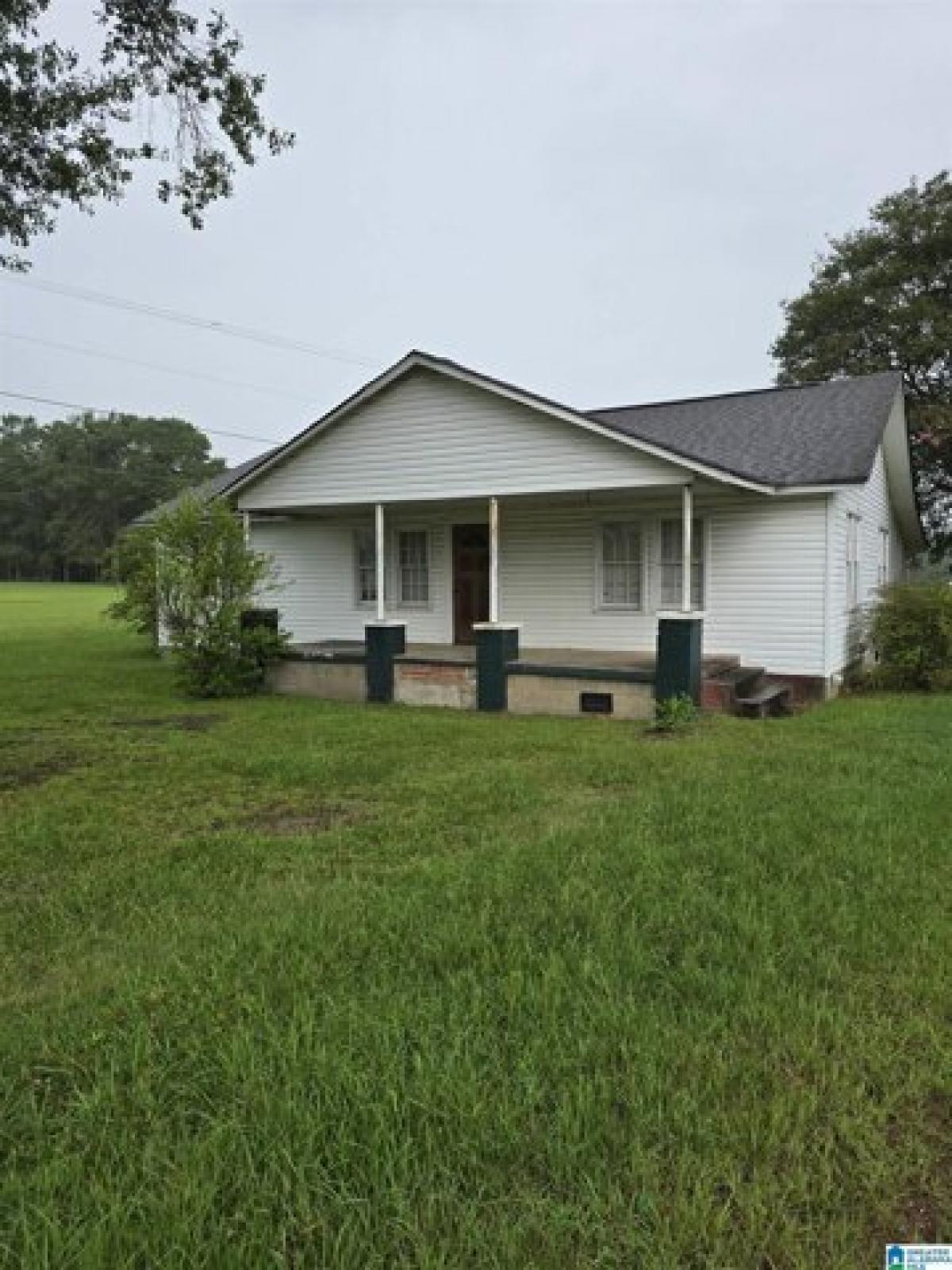 Picture of Home For Sale in Clanton, Alabama, United States