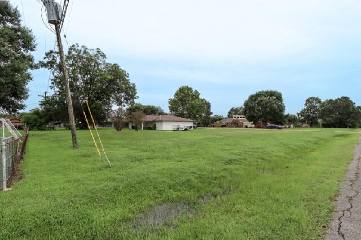 Picture of Residential Land For Sale in Port Arthur, Texas, United States